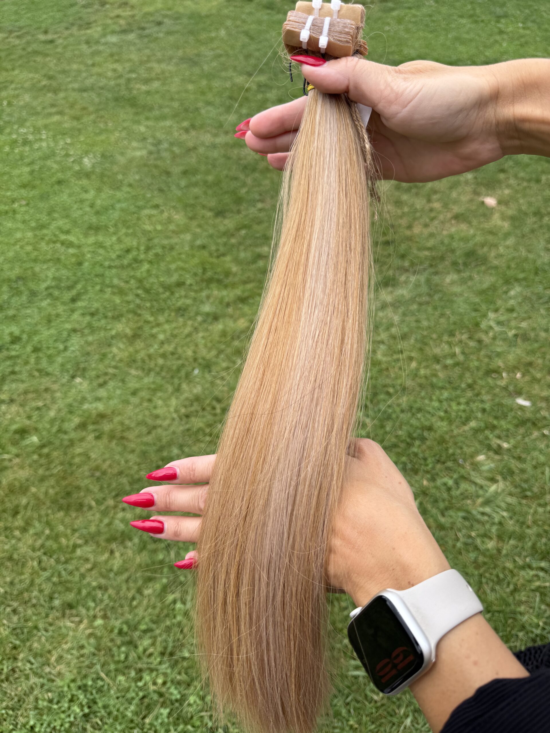 Golden Blonde/Hazelnut Rose Tape-in póthaj